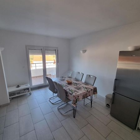 Apartman Telalovic Nečujam Eksteriør billede